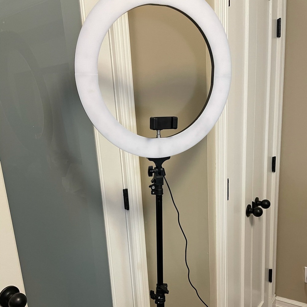 20” RING LIGHT - Picture 3 of 7